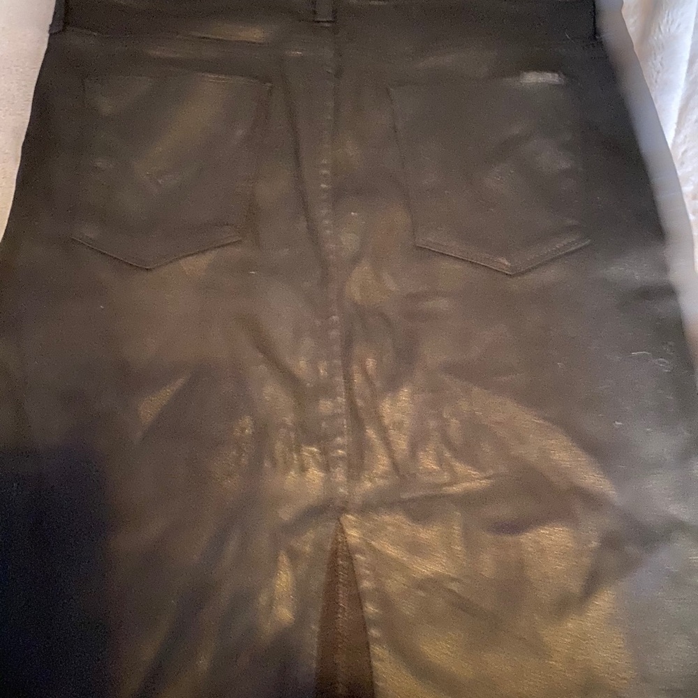 Black skirt